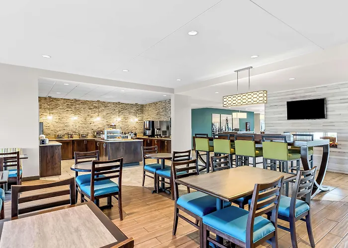 Best Western Plus Bolivar Hotel & Suites