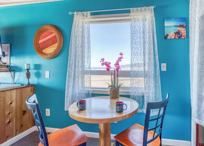 Moolack Shores Inn