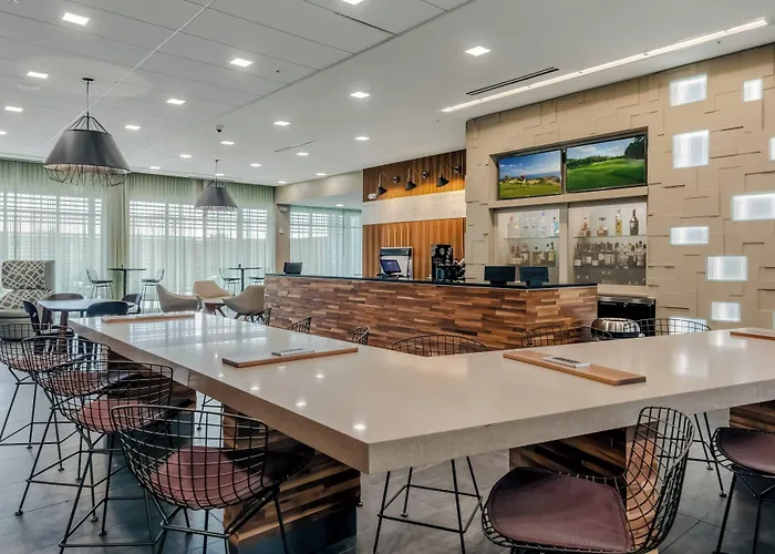 Courtyard By Marriott Savannah Airport