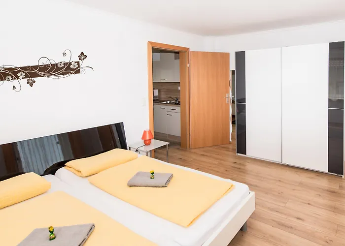 Ferienwohnungen und Zimmer Yassi