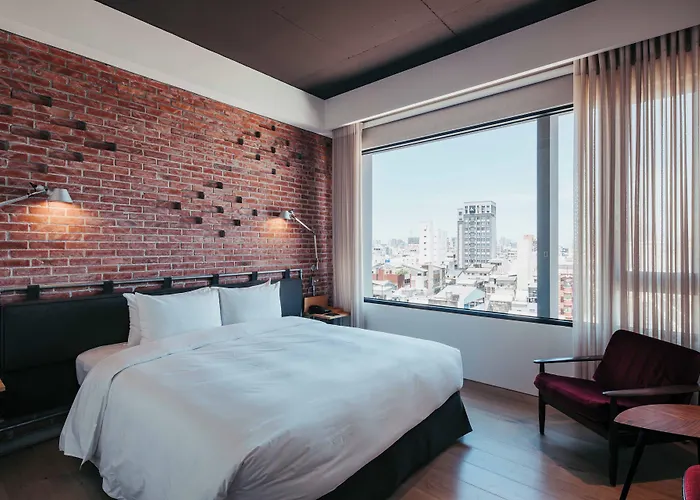U.I.J Hotel & Hostel