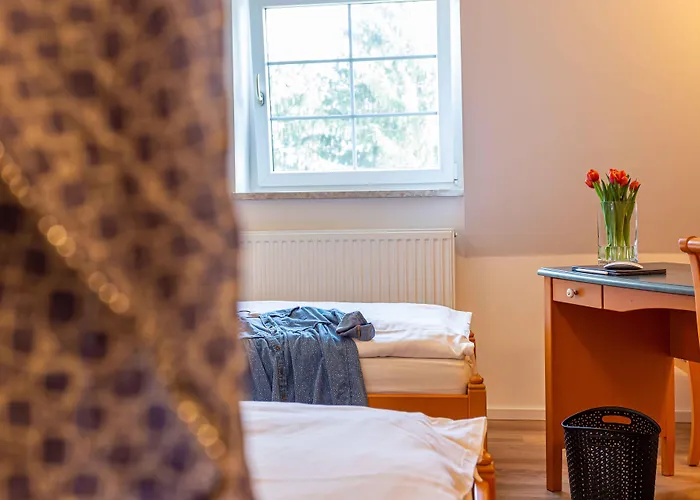 Landhotel Gutshof - Laendlich Geniessen - Geschaeftlich Gut Ankommen