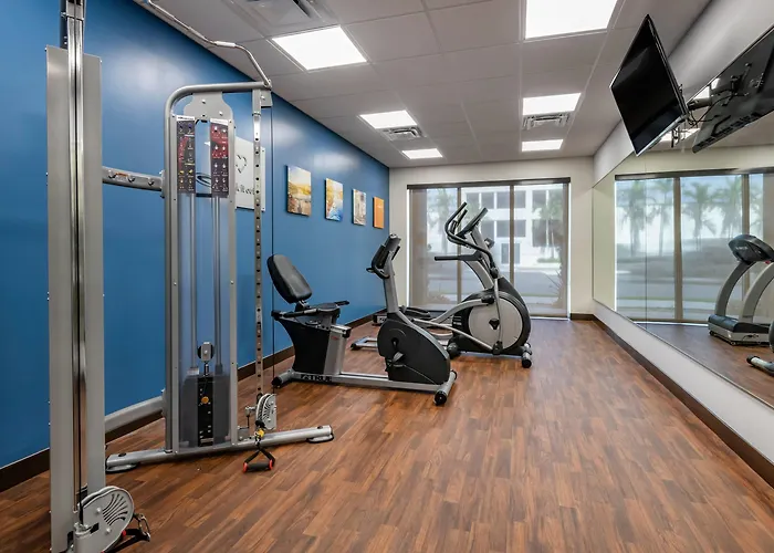 Comfort Suites Fort Lauderdale Airport & Cruise Port