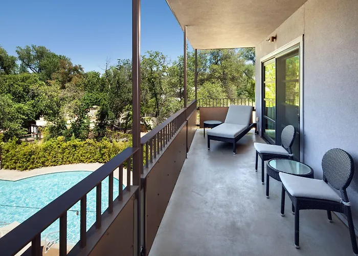 Sheraton Redding Hotel At The Sundial Bridge