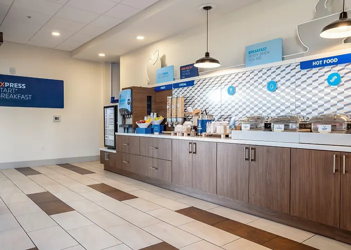 Holiday Inn Express & Suites Platteville By Ihg