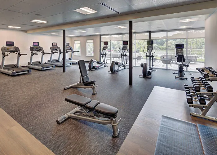 Courtyard By Marriott Appleton Riverfront