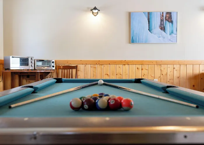 Alger Falls Motel