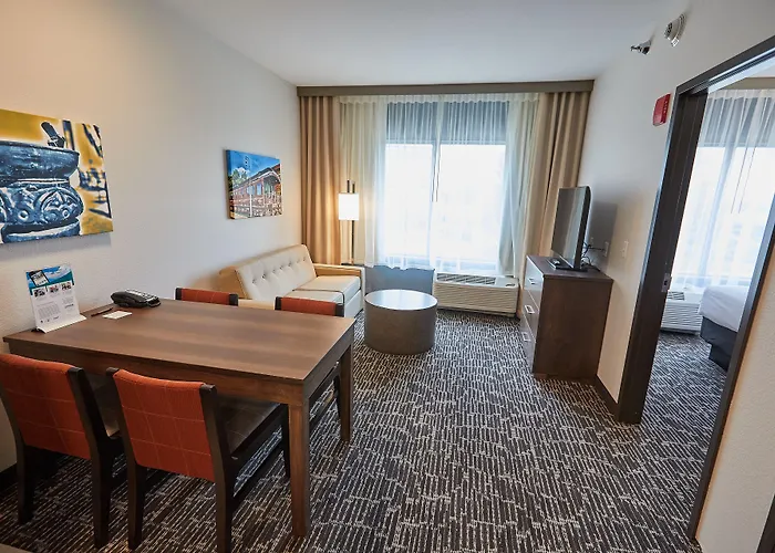 Gundersen Hotel & Suites
