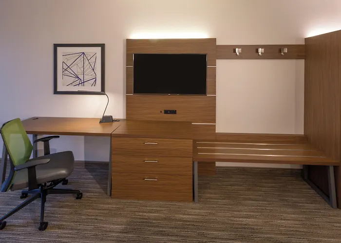 Holiday Inn Express & Suites - Seattle South - Tukwila By Ihg