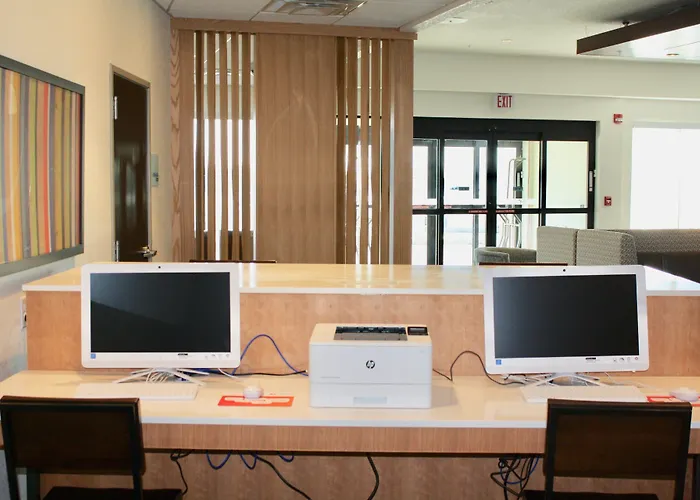 Holiday Inn Express & Suites - Kirksville - University Area By Ihg