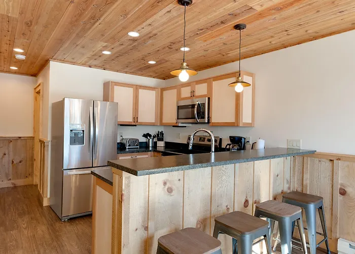 Cobble Mountain Lodge