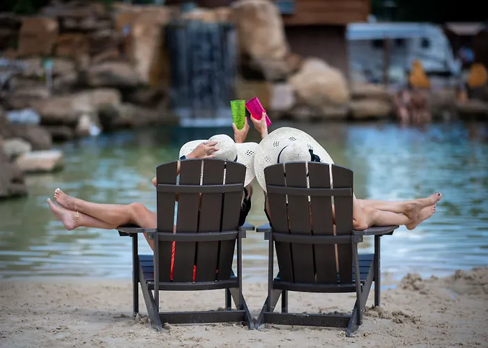 Natura Vue Resort & Boathouse