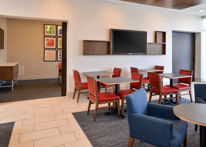 Holiday Inn Express & Suites - Brighton South - Us 23 By Ihg