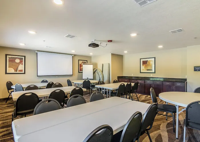 Cobblestone Inn & Suites - Barron