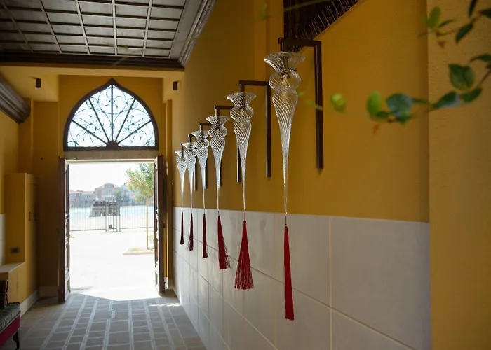 Palazzo Veneziano - Venice Collection