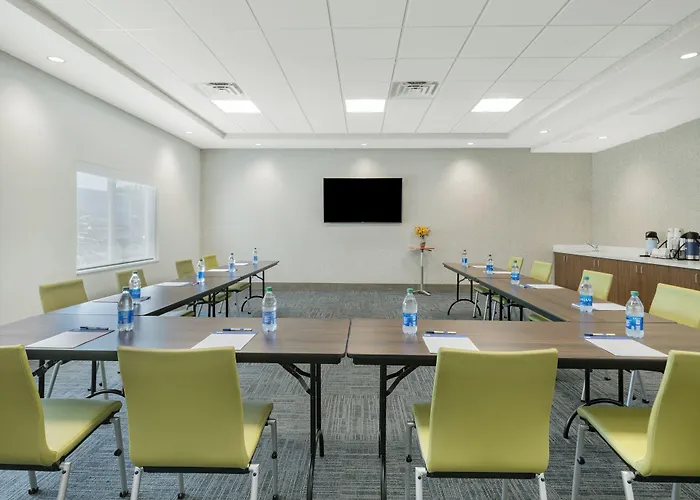 Holiday Inn Express & Suites - St. Petersburg - Madeira Beach By Ihg