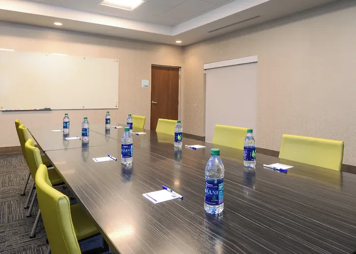 Holiday Inn Express & Suites - St. Petersburg - Madeira Beach By Ihg