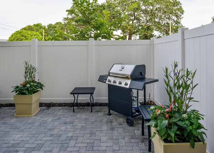 Holiday Inn Express & Suites - St. Petersburg - Madeira Beach By Ihg