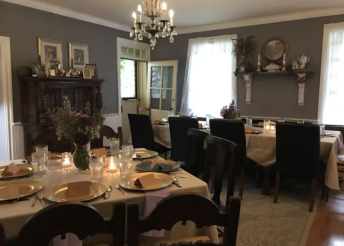 Fallen Tree Farm Bed And Breakfast