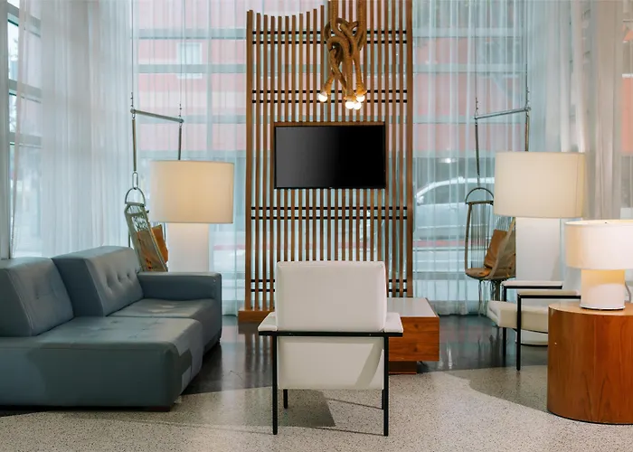 Hampton Inn & Suites Santa Monica