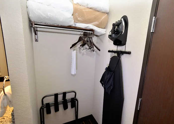 Cobblestone Inn & Suites - Manning