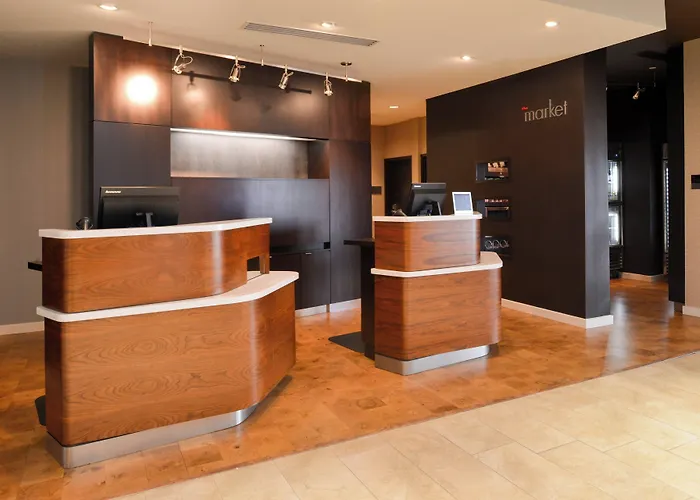 Courtyard By Marriott Toledo North