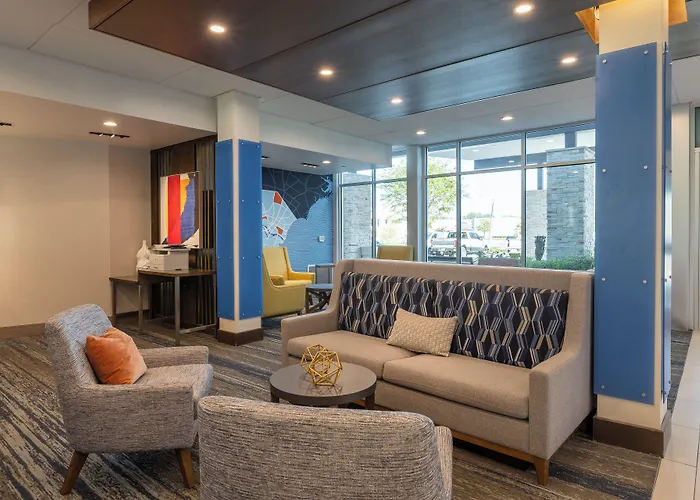 Holiday Inn Express & Suites Greenwood Mall By Ihg