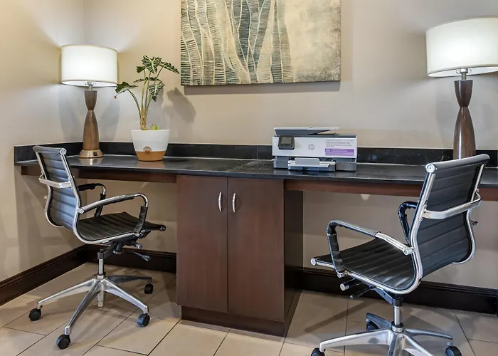 Best Western Plus Overland Inn
