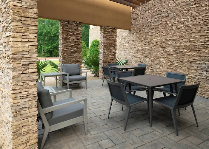Courtyard By Marriott Houston City Place