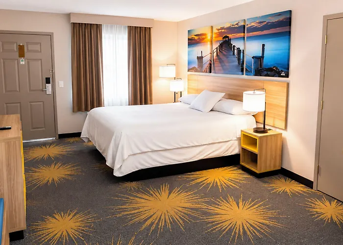 Days Inn & Suites By Wyndham Brewton
