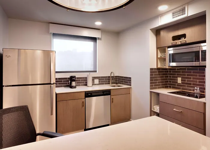 Hyatt House Portland / Downtown