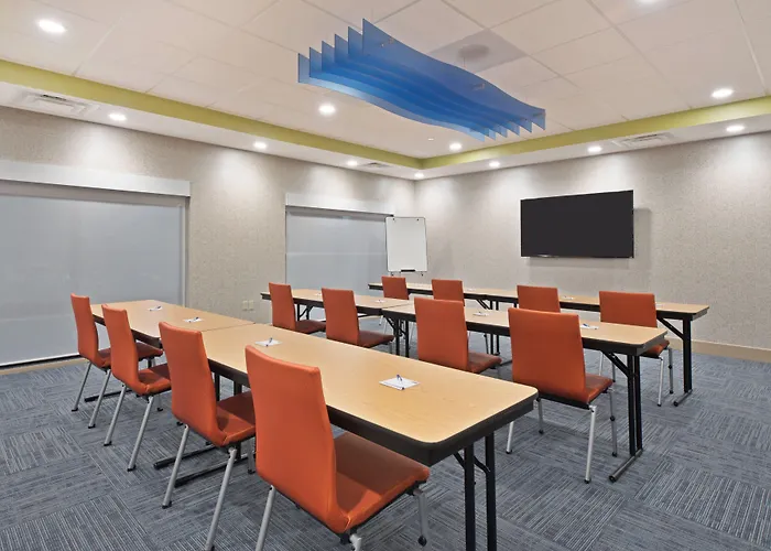 Holiday Inn Express & Suites Uniontown By Ihg