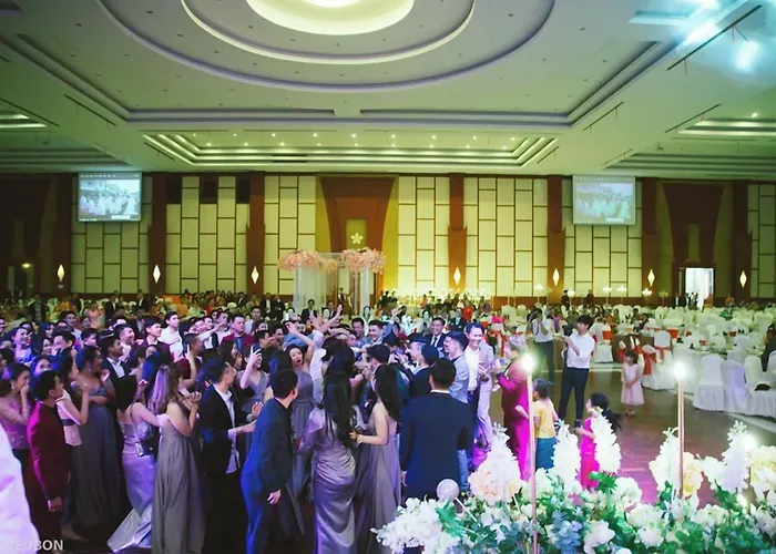 Arawan Riverside Hotel
