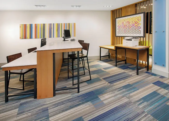 Holiday Inn Express & Suites - Sterling Heights-Detroit Area By Ihg