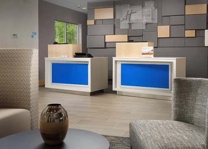 Holiday Inn Express & Suites By Ihg Altoona By Ihg