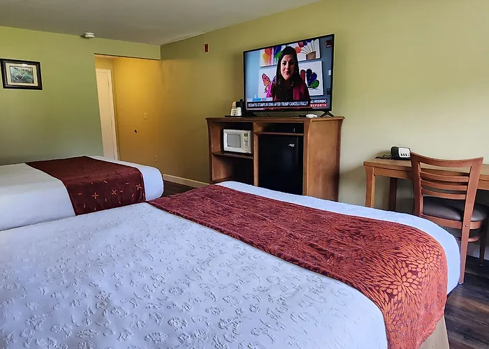 Cowlitz River Lodge
