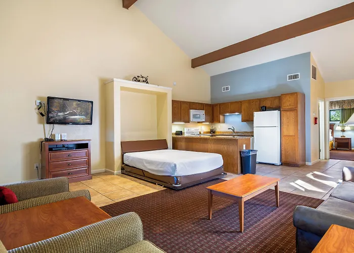 Roundhouse Resort