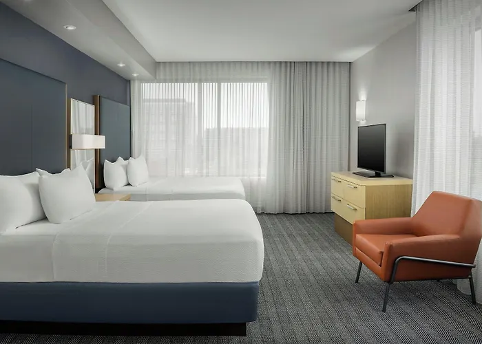 Courtyard By Marriott Muncie At Horizon Convention Center