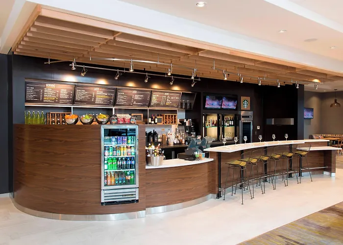 Courtyard By Marriott Holland Downtown