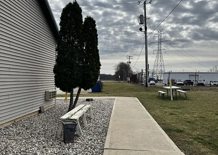 Attica Inn