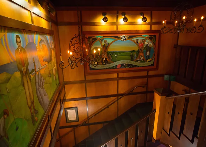 Mcmenamins Gearhart Hotel