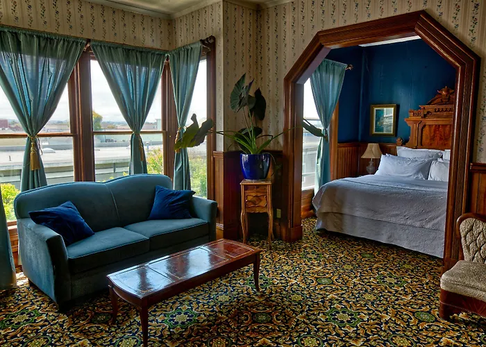 The Inn At 2Nd & C