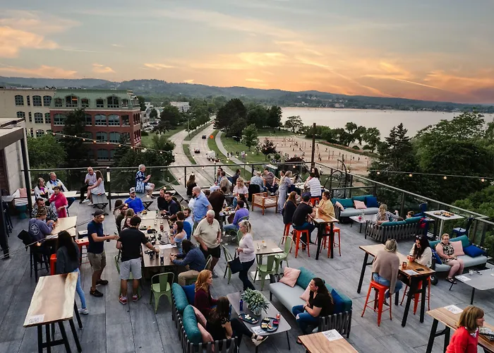 Hotel Indigo Traverse City By Ihg