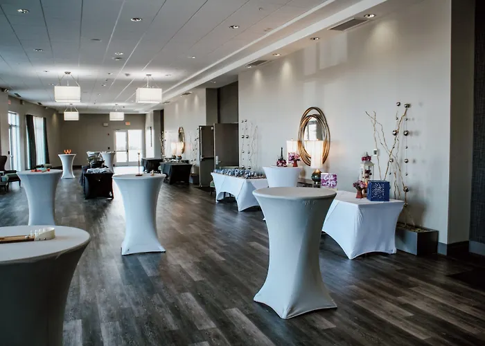Holiday Inn & Suites Peoria At Grand Prairie By Ihg