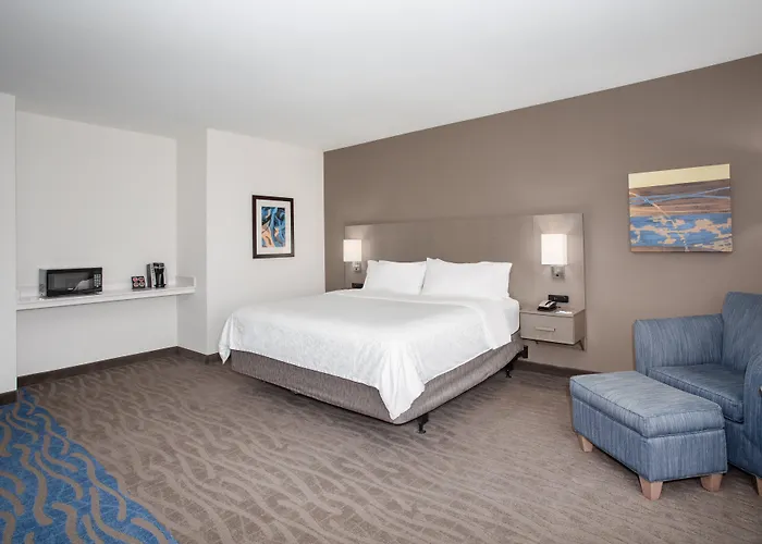 Holiday Inn Express & Suites Great Bend By Ihg