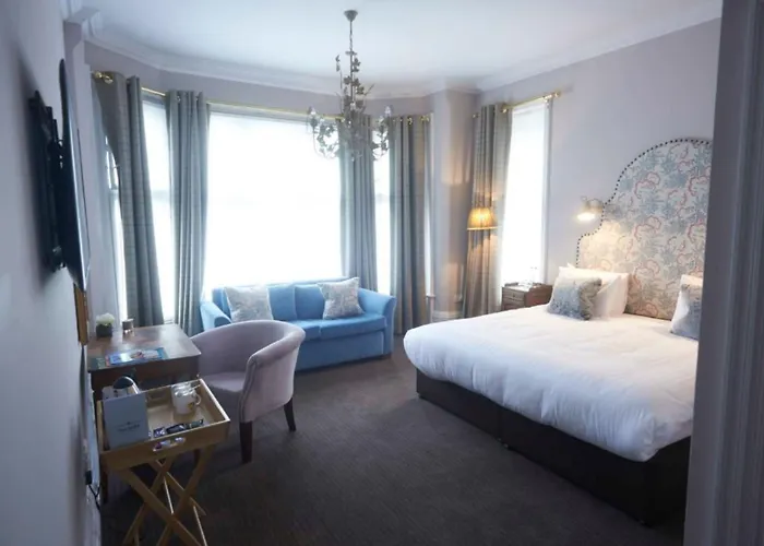 Embankment Hotel