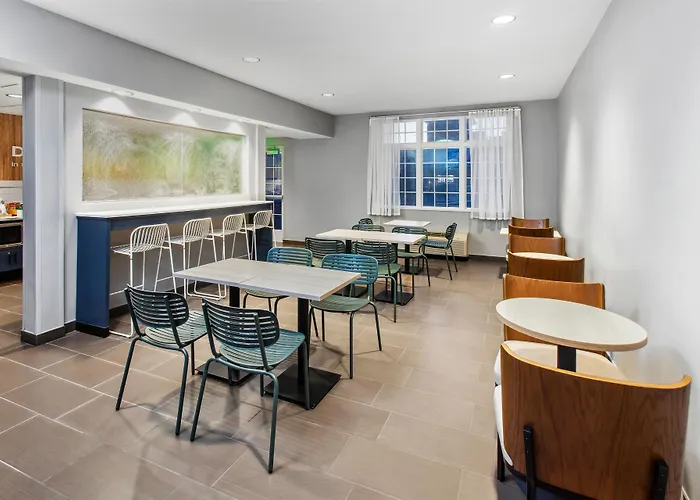 Spark By Hilton Rochester South