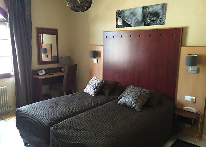 Logis Hotel Le Manoir - Luberon