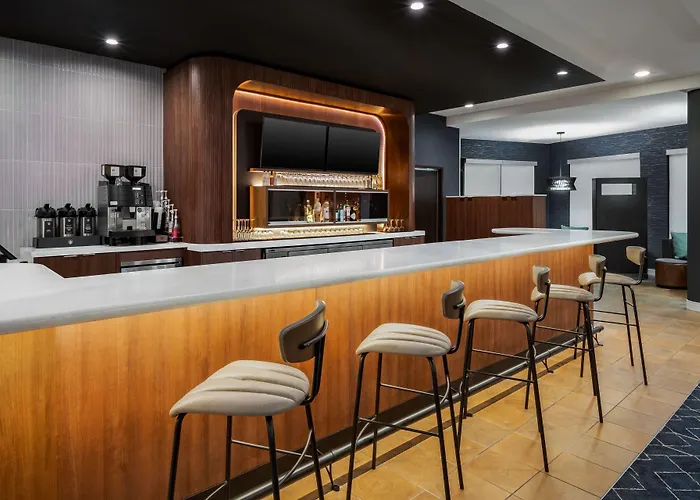 Courtyard By Marriott Auburn