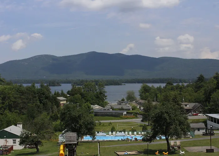 Hill View Motel And Cottages